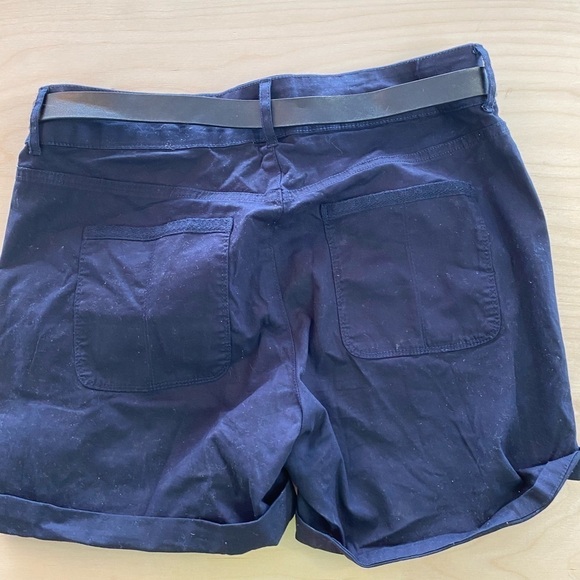 Gloria Vanderbilt All  Around Slimming Effect Shorts size 8P (EW) - Picture 8 of 14